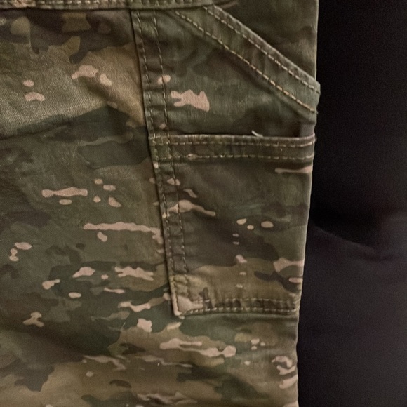 Levi’s Denizen slim carpenter camo pants size 14 regular NWT - Picture 7 of 9